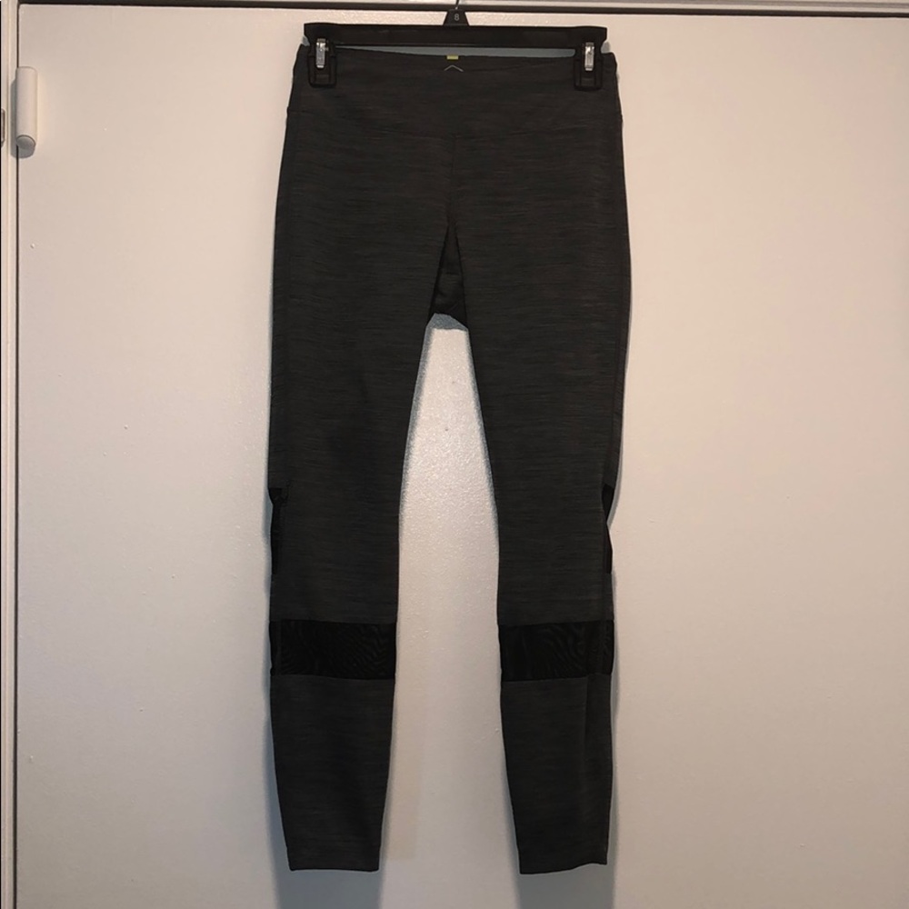 ASICS Capris Leggings - Women Small Grey
